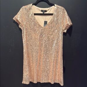 NWT: Lulu's DRESS Sparkling Rose Gold Sequin Dress. Women’s MED.